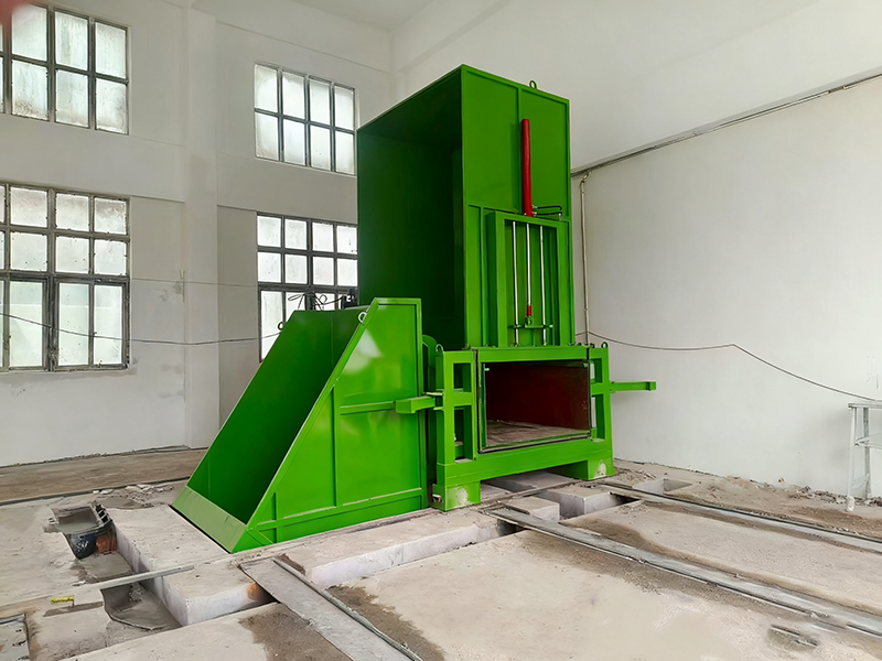 江苏宿迁侧料斗式水平分体压缩垃圾站安装案例